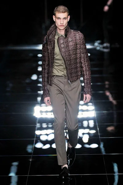 Look 34